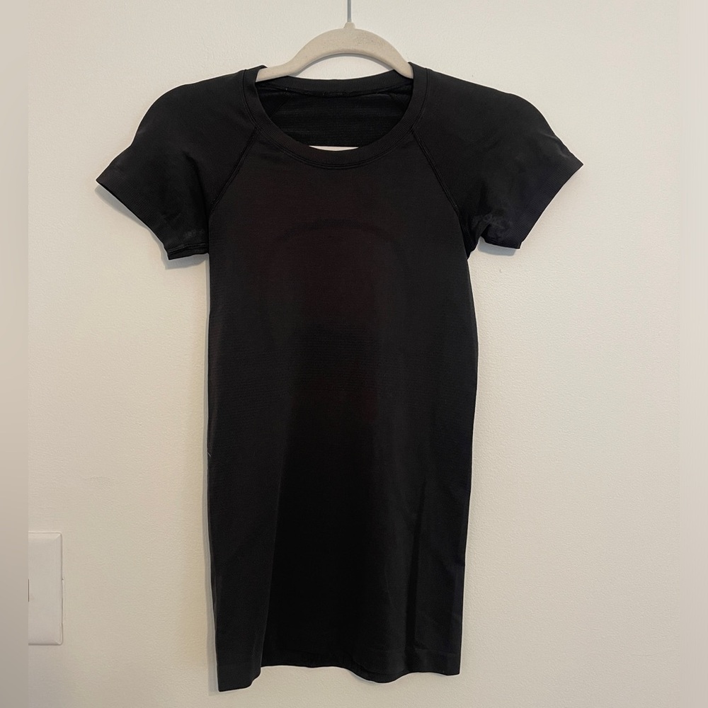 Lululemon black swiftly tech short sleeve
